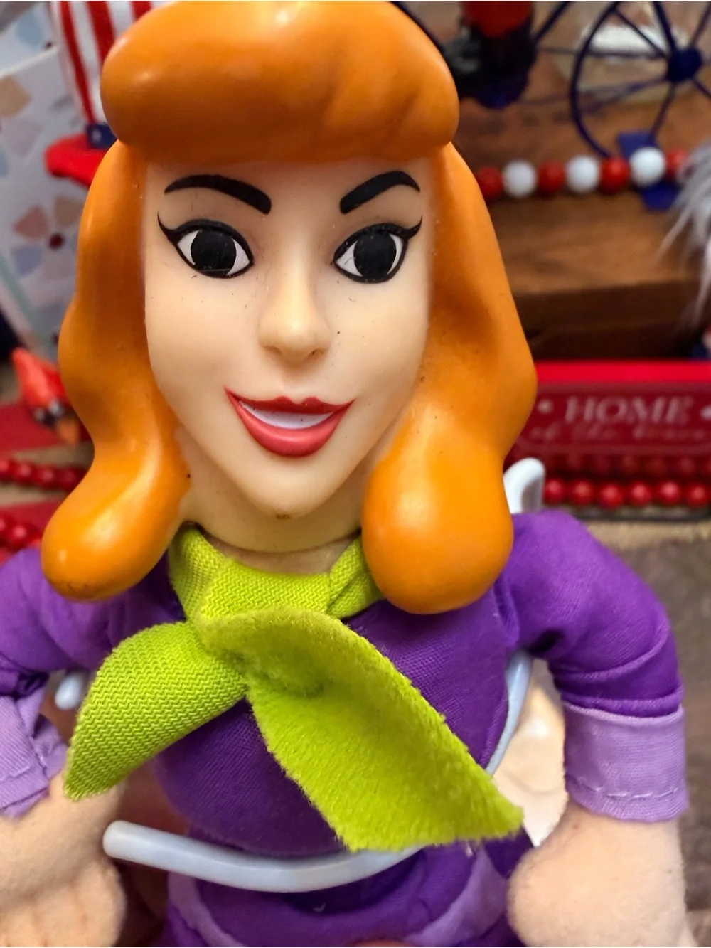 Y2K CARTOON NETWORK 2000 SCOOBY-DOO PLUSH BEAN BAG DOLL FIGURE DAPHNE VINYL FACE